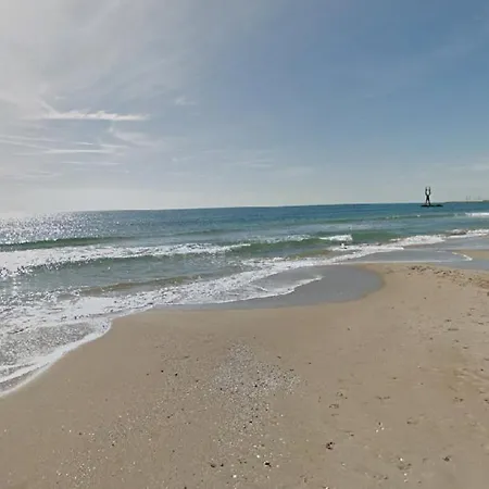 Miramar Playa - Camas Individuales مكان تخييم تورّيذيمْبَرّا